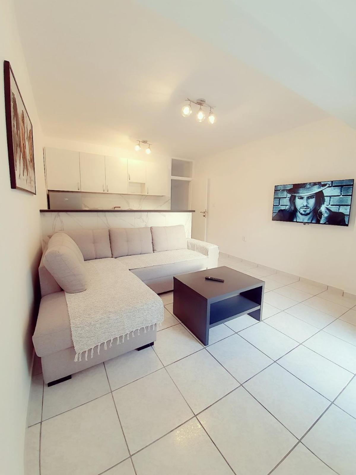 Apartments Adriatic Sveti Stefan Bilik gambar